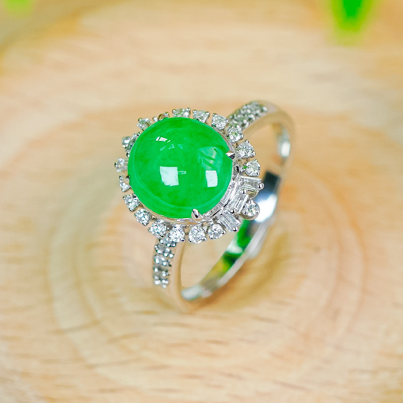 18K金镶嵌翡翠戒指冰润气质优雅天然高冰阳绿翡翠A货蛋面戒指