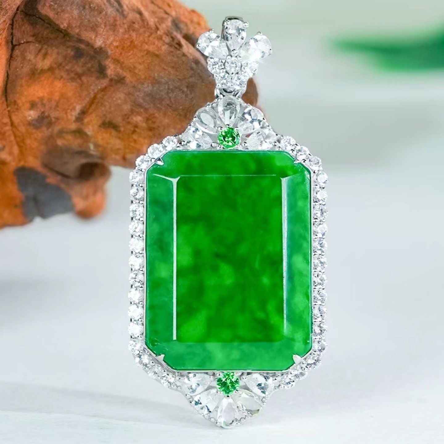 18k金镶嵌天然翡翠A货满绿龙石翡翠无事牌吊坠手牌手表两用款