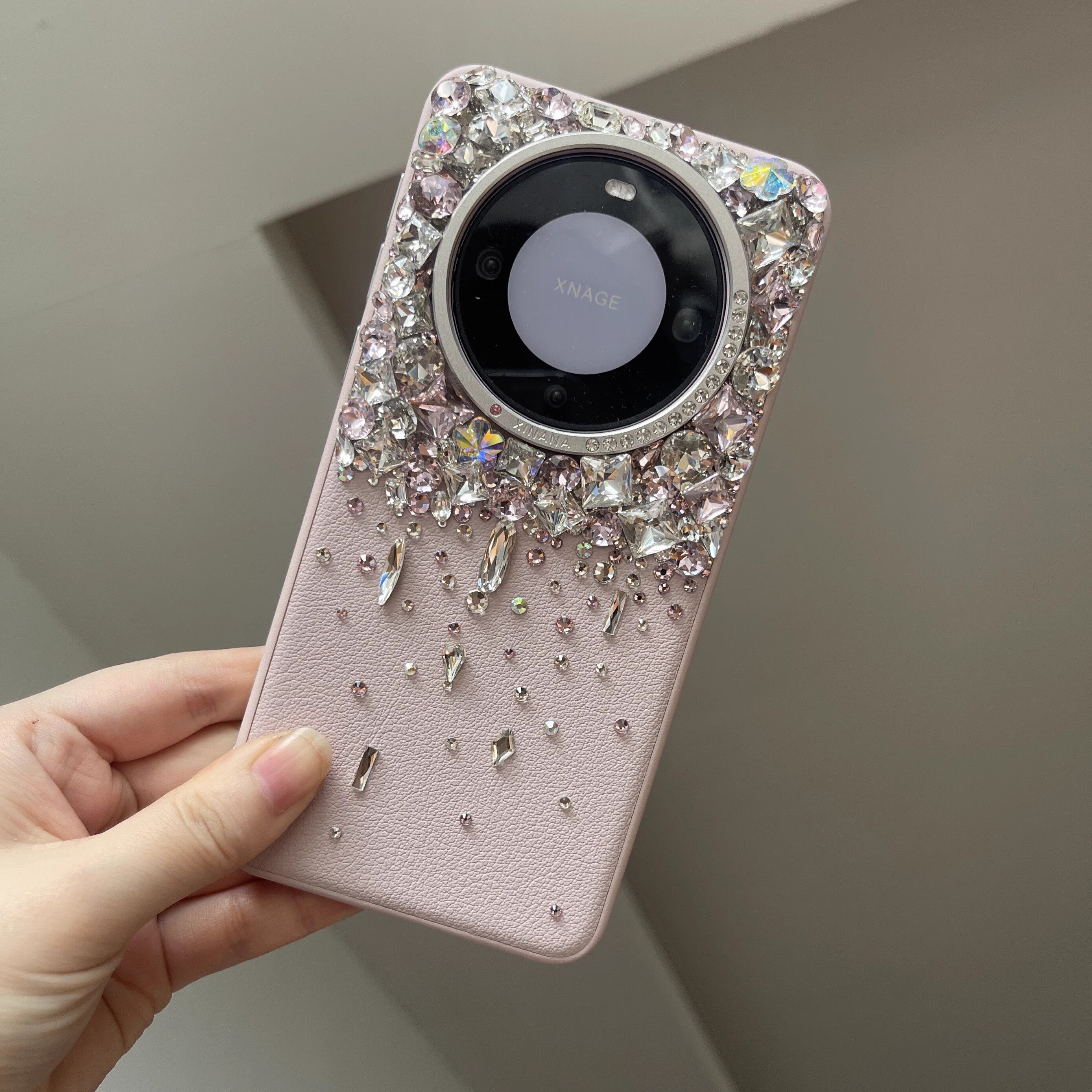 适用华为mate70rs保时捷手机壳闪钻贴钻壳Puar70pro+水钻折叠屏matex5粉色镶钻皮套Matex6典藏版磁吸铰链外壳
