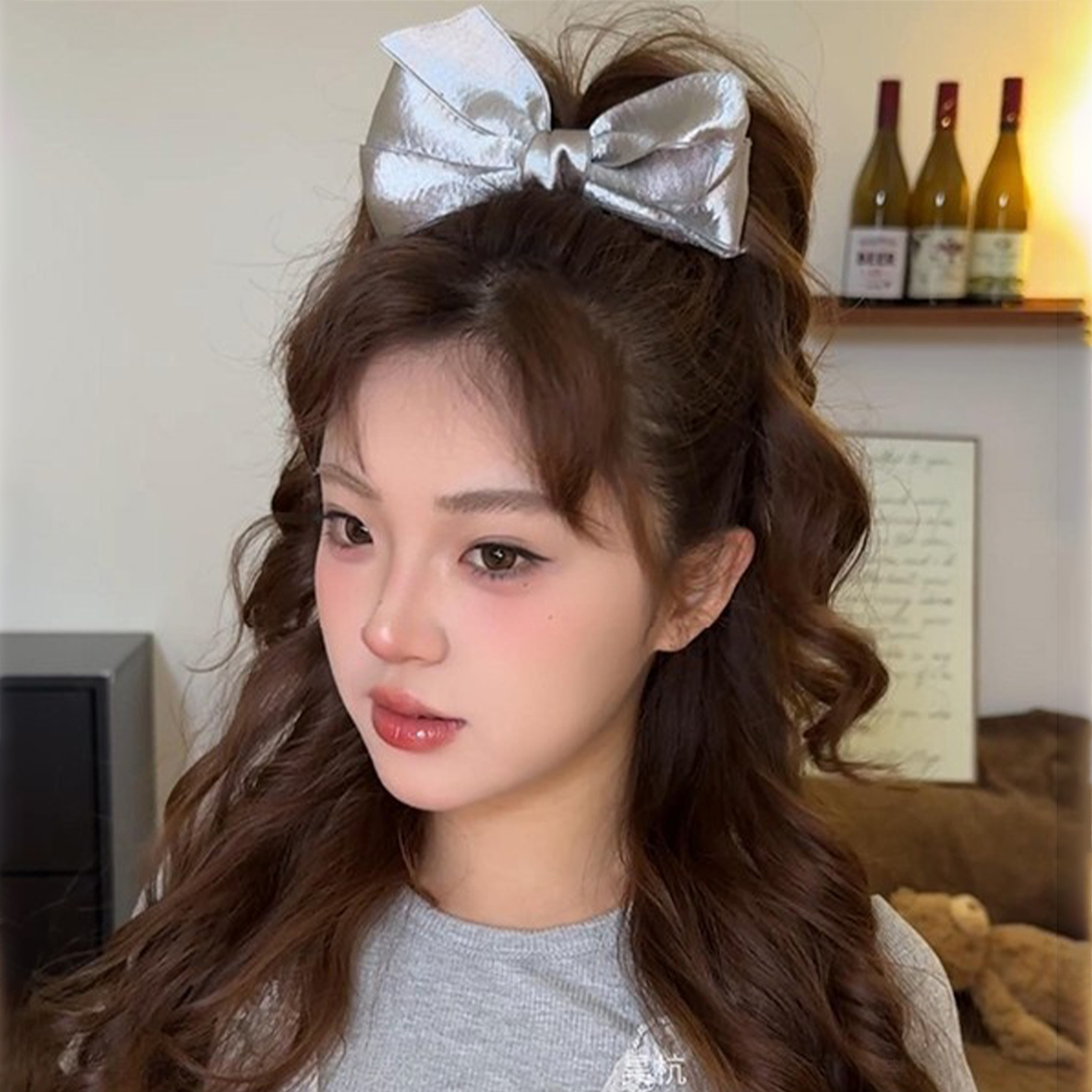 夏天显脸小高马尾银色蝴蝶结抓夹头饰2025新款丸子头发夹发饰女