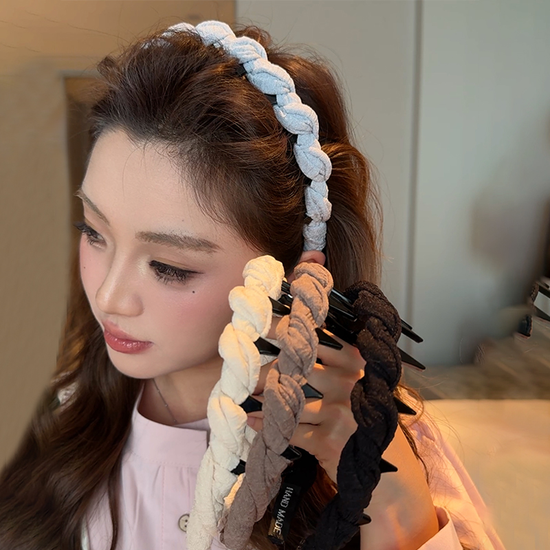 麻花纽结齿梳发箍反戴蓬松高颅顶