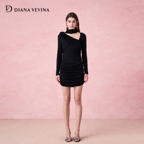 DIANAVEVINA2025秋冬新品立体花朵围巾领褶皱长袖连衣裙女修身裙