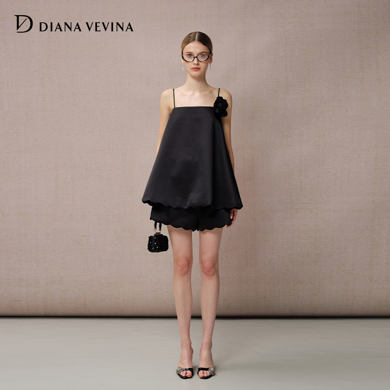 DIANAVEVINA2025春夏新款时尚套装女休闲百搭吊带背心短裤两件套