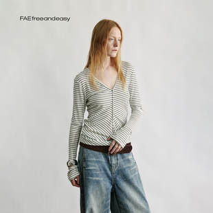 美利奴羊毛螺旋v领条纹打底衫 氲塑无阈 秋冬百搭上衣 FAE