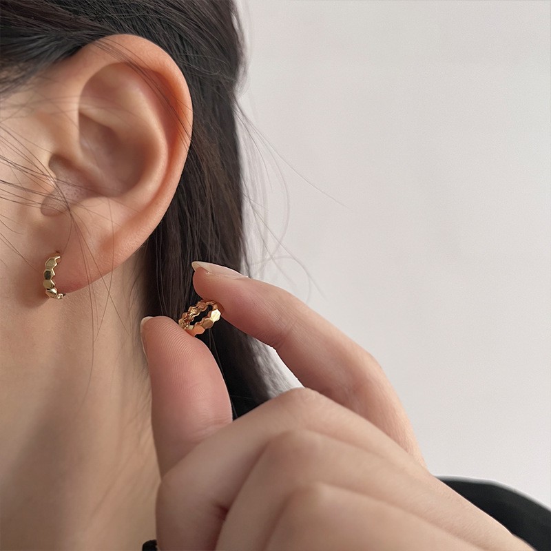 歐美設計金屬肌理質感小耳圈簡約