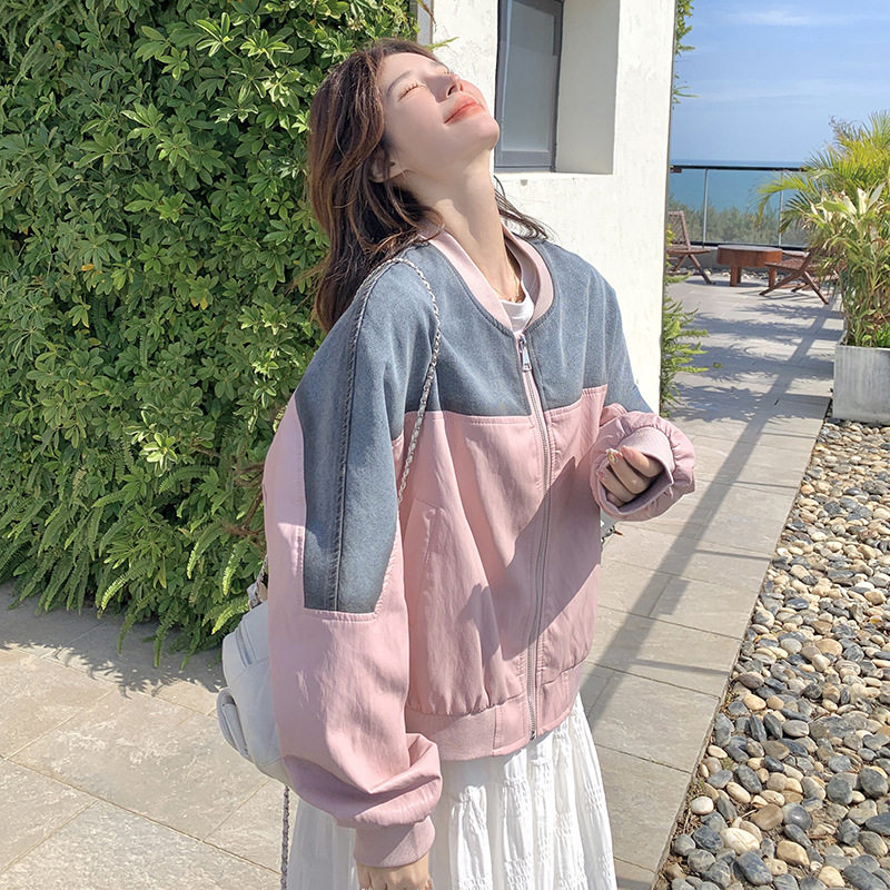 实拍粉色牛仔拼接棒球服外套女春季2025新款设计感小个子PU皮夹克