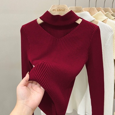 2025新款设计感性感内搭打底针织衫女秋冬洋气半高领挂脖镂空毛衣