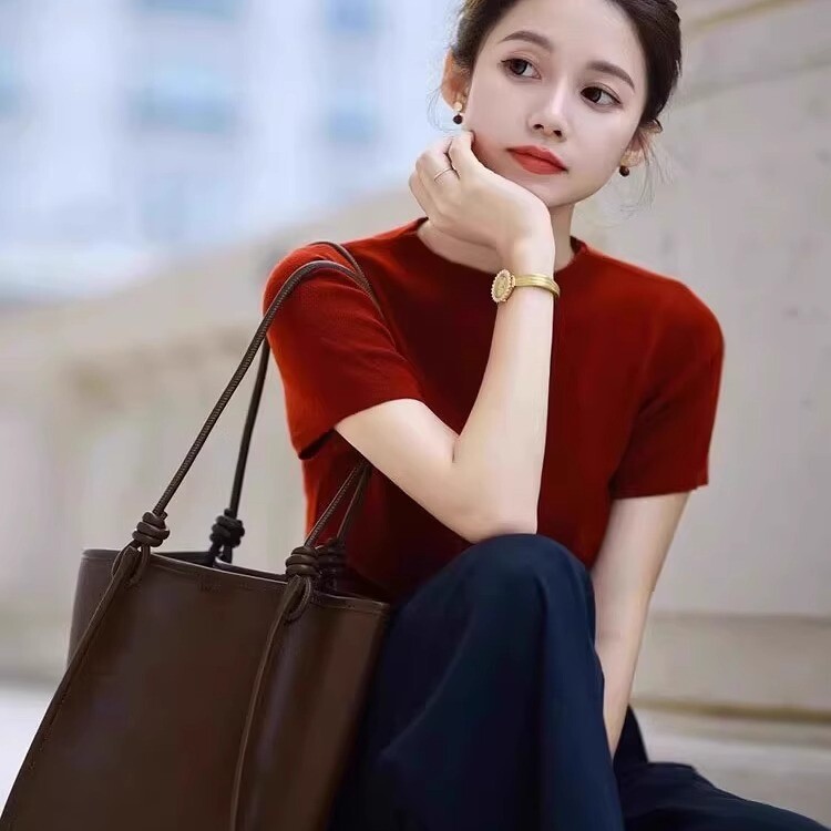 2026高级感半高圆领显瘦衫红色小香风针织正肩T恤女短款中袖上衣