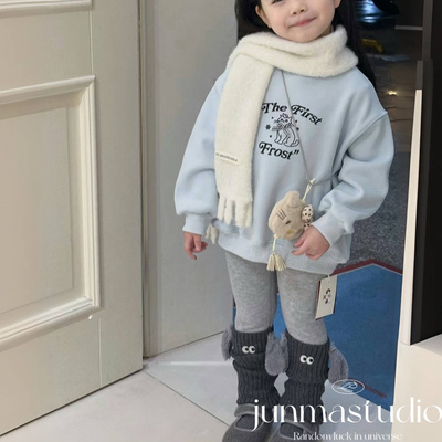 小妞大咖童装女童宝宝儿童冬装新款KT猫挂件加绒卫衣一体绒上衣