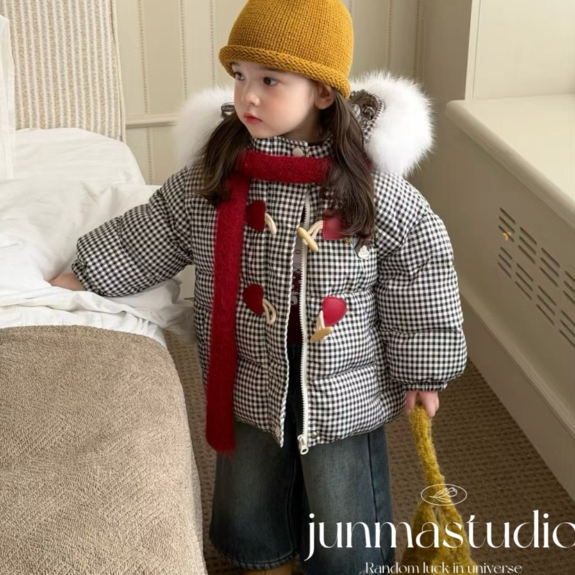 品牌童装女童宝宝儿童冬装大毛领连帽格子羽绒服牛角扣白鸭绒外套
