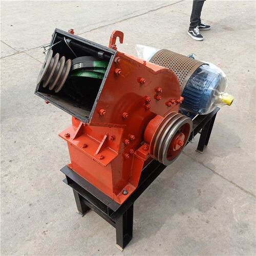 东越新型移动锤式破碎机石灰石青石矿山石料制砂机建筑垃圾粉碎机