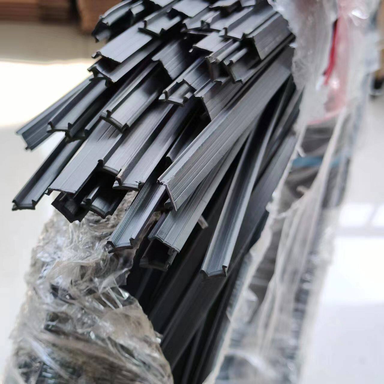 纱窗压条窗纱卡条扣条塑钢铝合金窗固定纱网压纱条塑料嵌条密封条