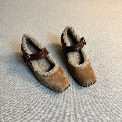 小众复古风猪鼻精致毛毛浅口单鞋