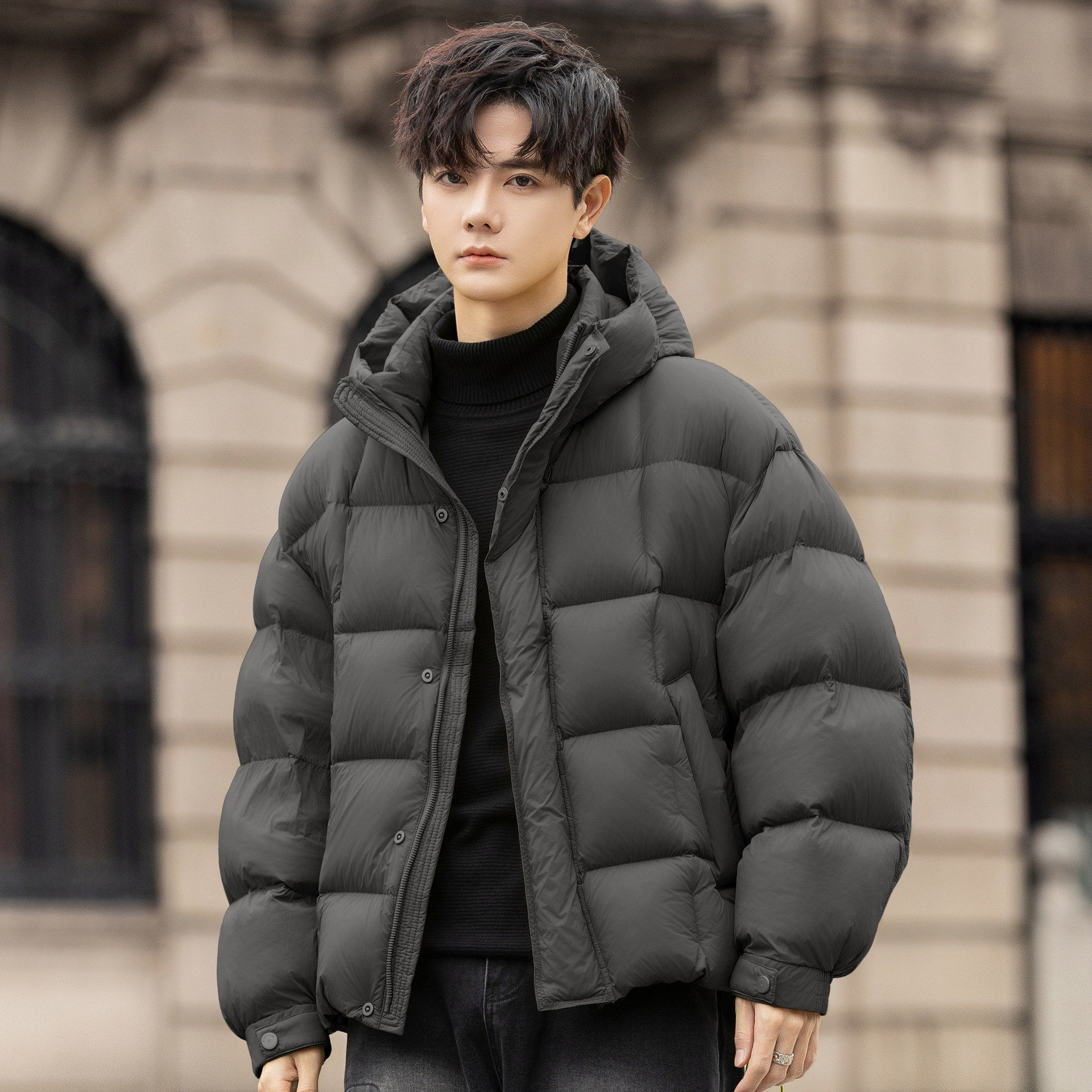 高充绒量羽绒服男士2025新款短款连帽面包服保暖外套防寒青少年潮