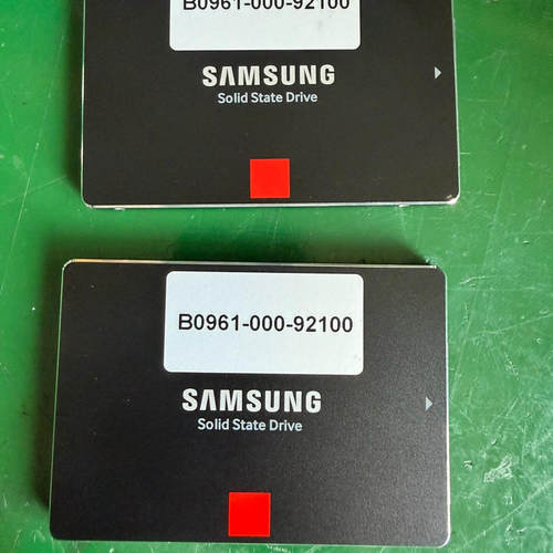三星850PRO 512G通电37次 180小时 健康度百分《议价》