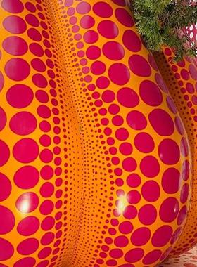 波点南瓜大摆件草间弥生大型玻璃钢雕塑商场民宿网红店铺落地装饰