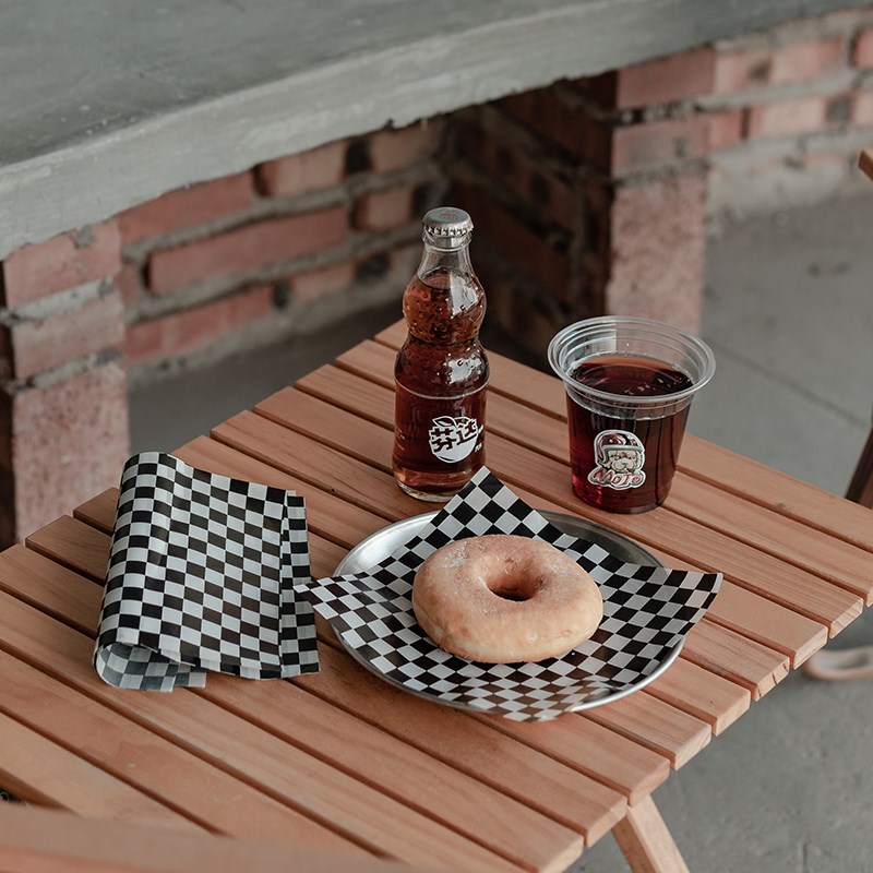 速发焙白格纹烘治蛋糕油纸汉堡甜点三明黑一次性防油垫盘纸吸油包