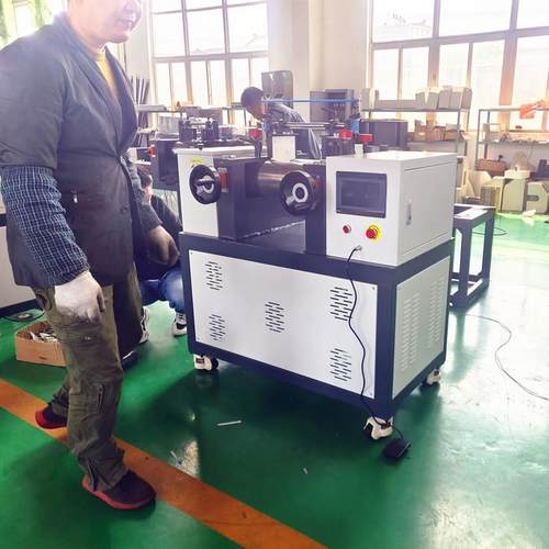 实验室小型开炼机触摸屏橡胶炼胶机塑料水冷电加热双辊机
