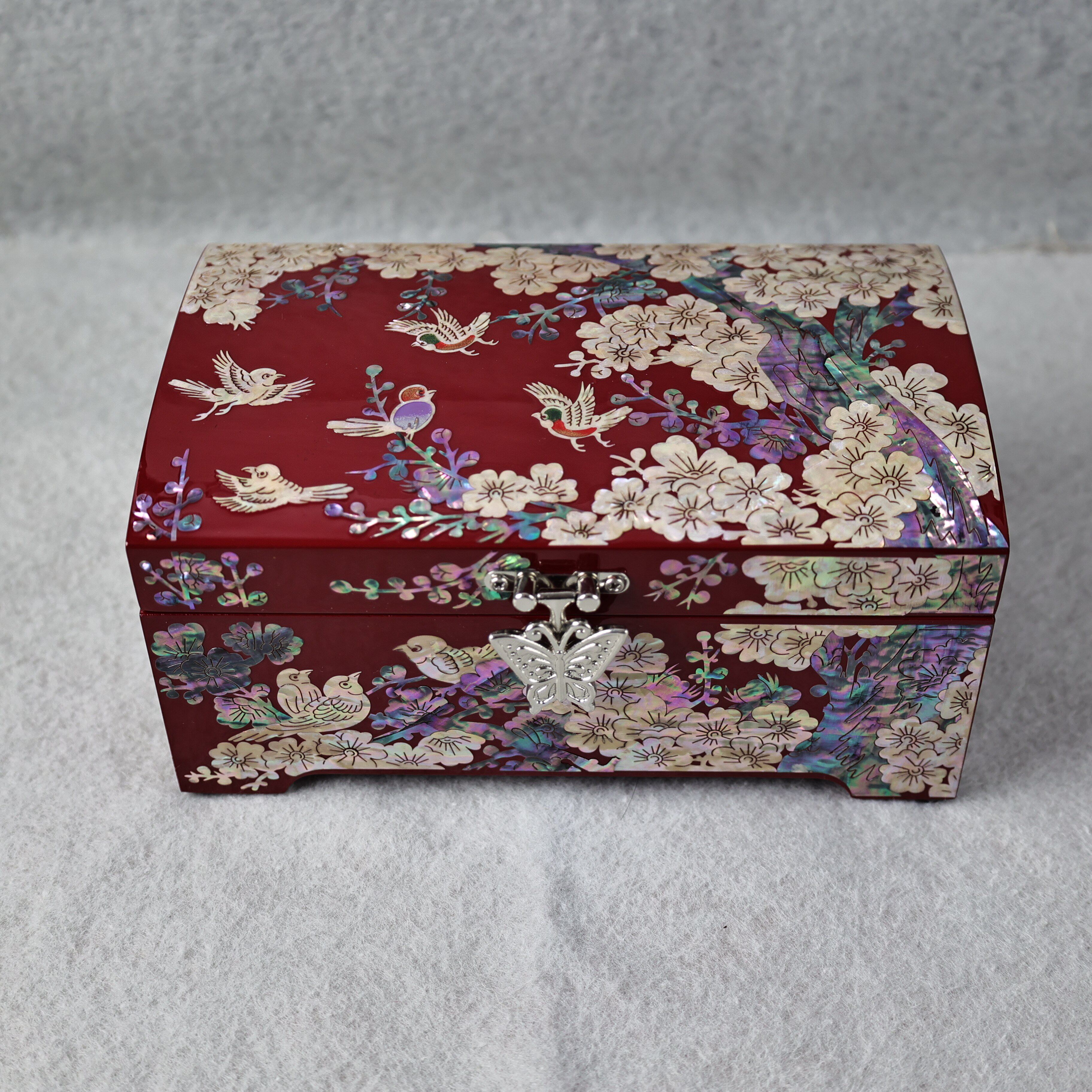 扬州漆器里满贝款螺钿双层首饰梳妆盒(18.5cm*11.5cm*8.5cm)