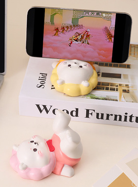 速发可爱治愈系小狮子手朋架办公室桌面工位小摆设手机架机架送支