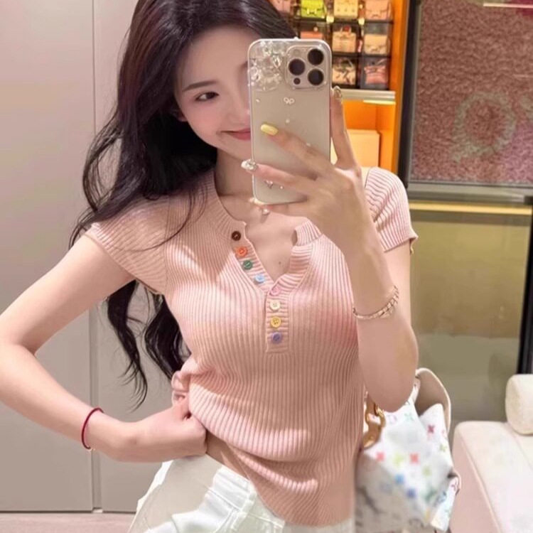 韩系多巴胺彩色纽扣正肩短袖t恤女夏季新款紧身显瘦辣妹V领小上衣