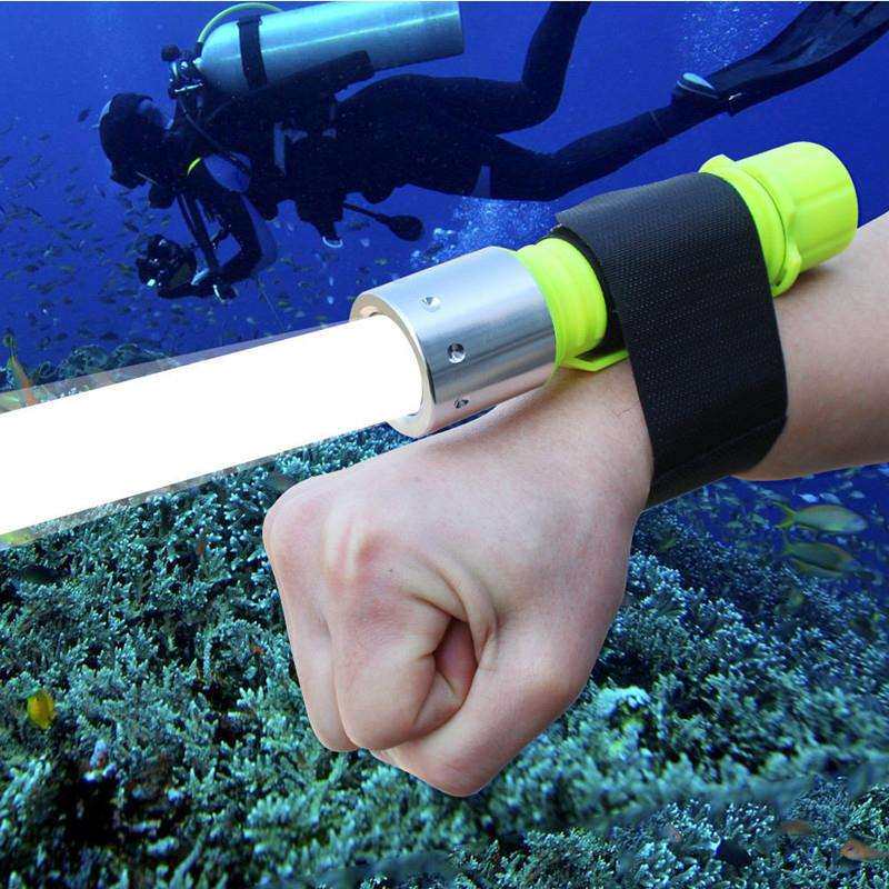 潜水手电筒水下专业强光超亮防水夜潜黄光LED养殖照螺丝打捞厂
