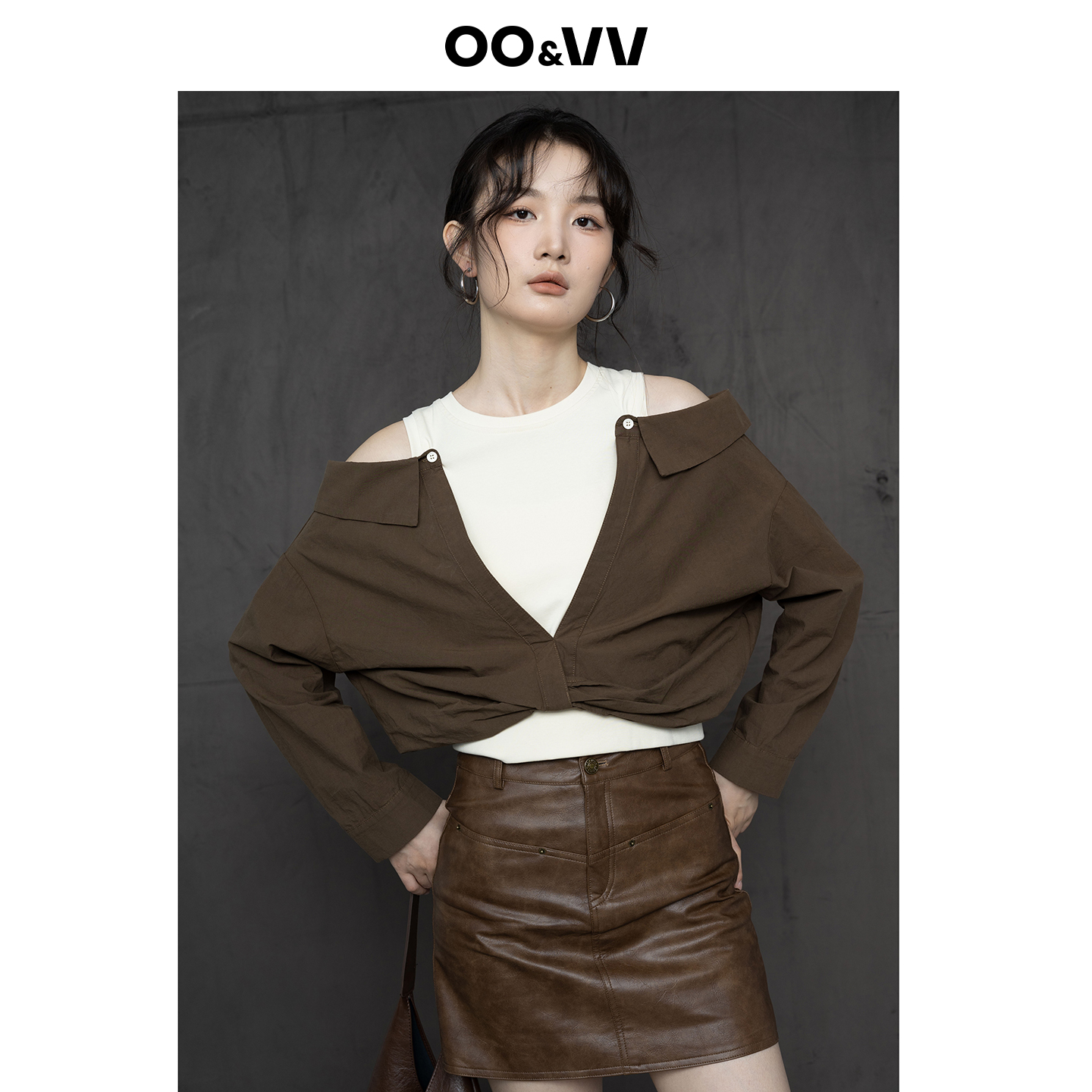 oo&vv咖色设计感拼接露肩假两件衬衣女2025秋新长袖套头圆领上衣