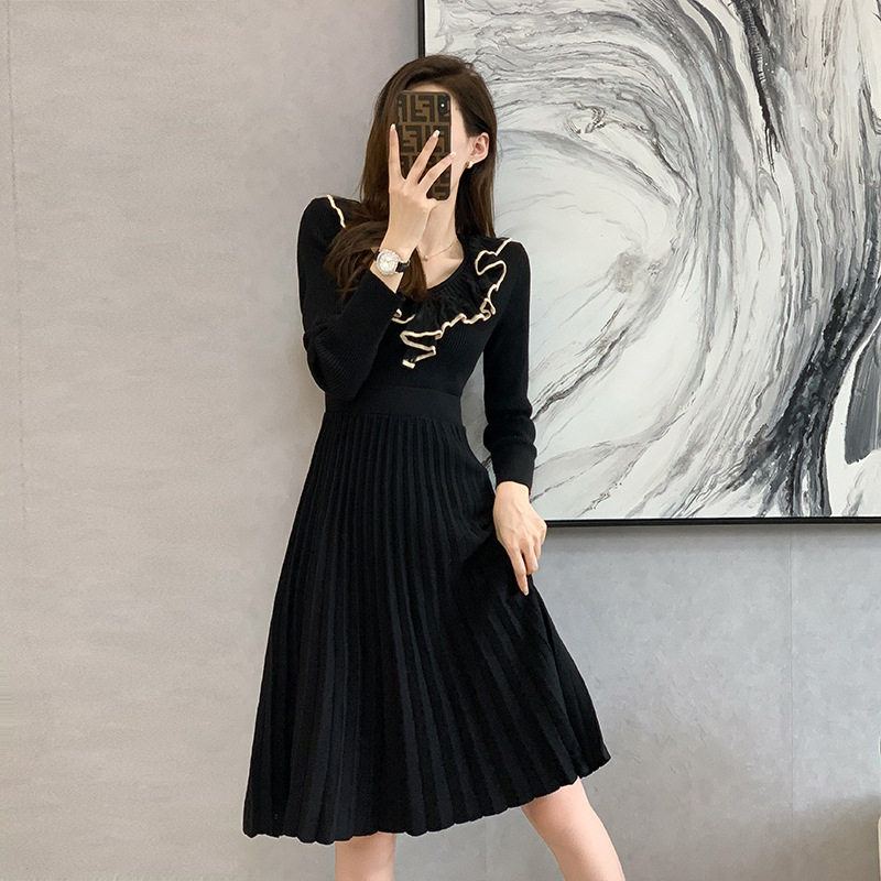 名媛气质毛衣针织连衣裙女2025秋冬新款法式小香风长袖百褶打底裙