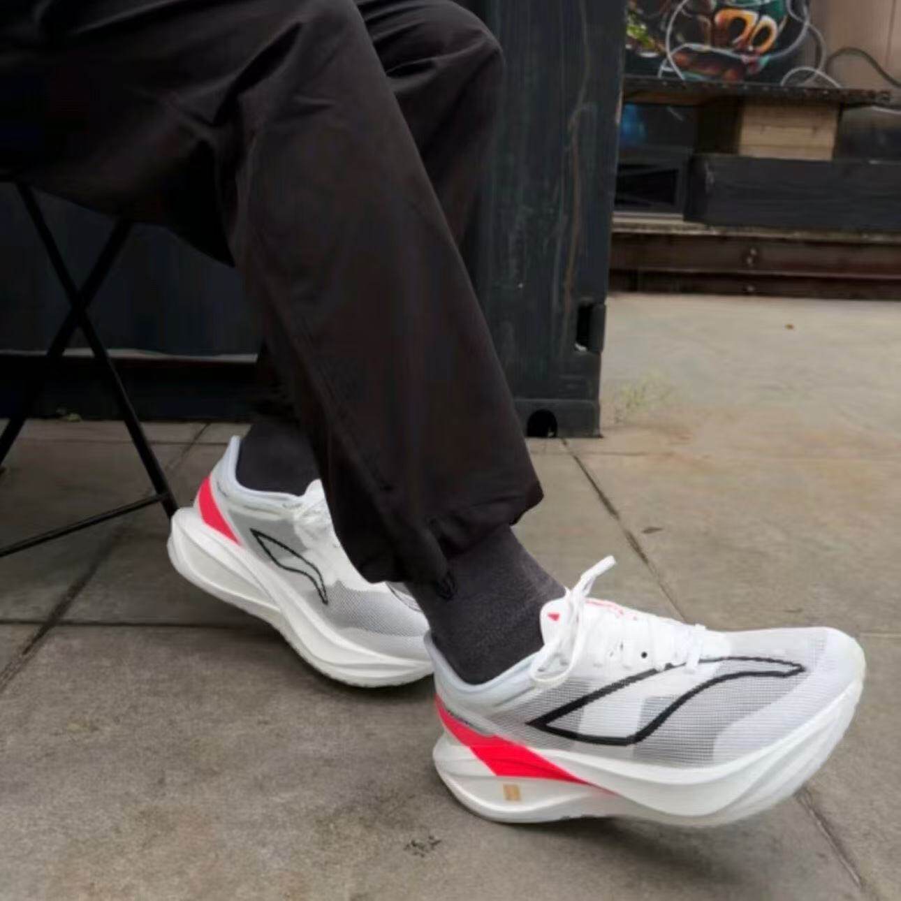 2025飞电5C体育碳板赤兔8pro跑鞋春季学生轻量减震回弹推进跑步鞋