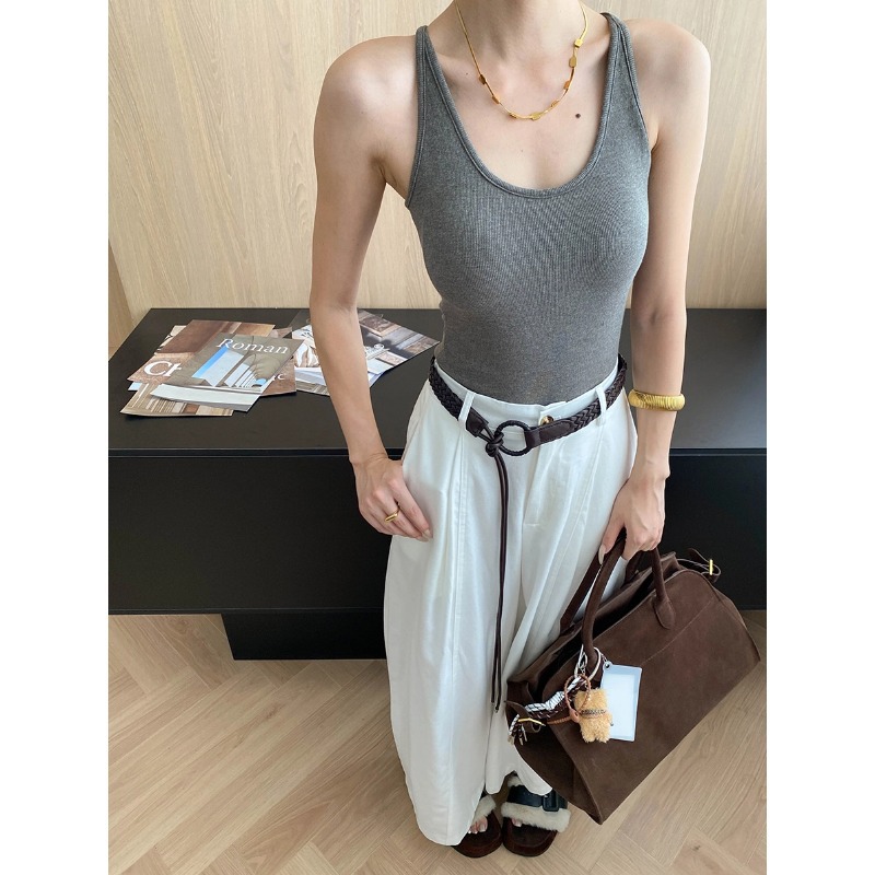自带胸垫一体 时髦U领藏副乳修身显瘦吊带背心打底