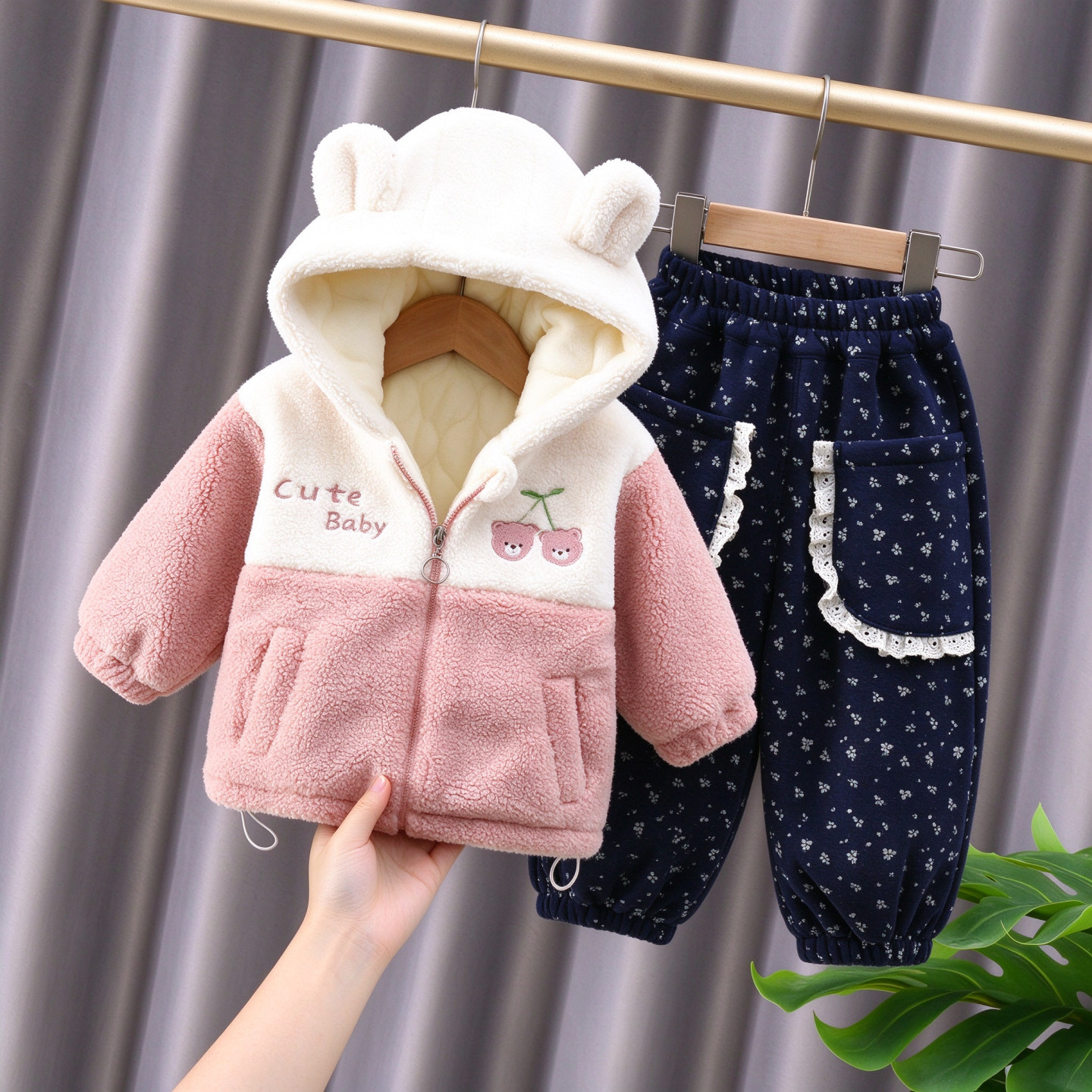 女宝宝加厚保暖棉服套装