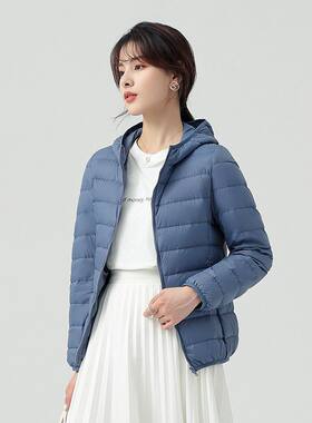 秋冬大码外套反季促销轻薄羽绒服女保暖新款短款立领连帽时尚修身