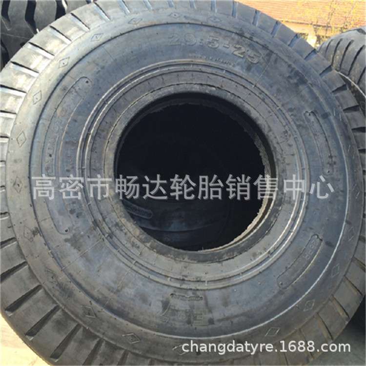 销售29.5-25沙漠装载机轮胎  沙漠运输车 斜交载重轮胎