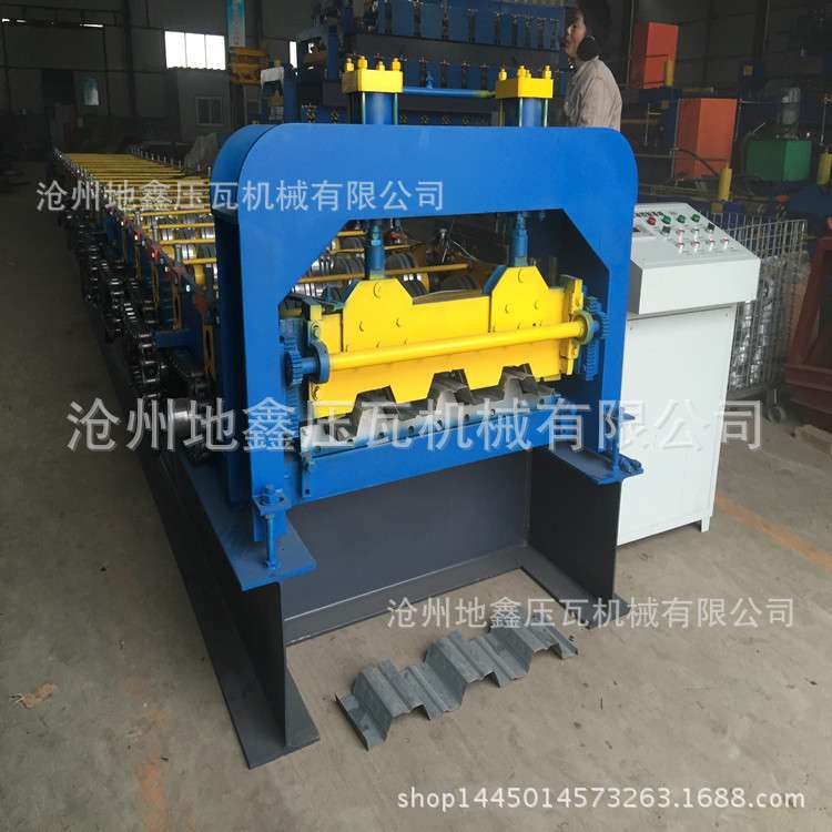 楼承板压瓦机设备 冷弯成型机械设备  彩钢建筑行业 地鑫机械