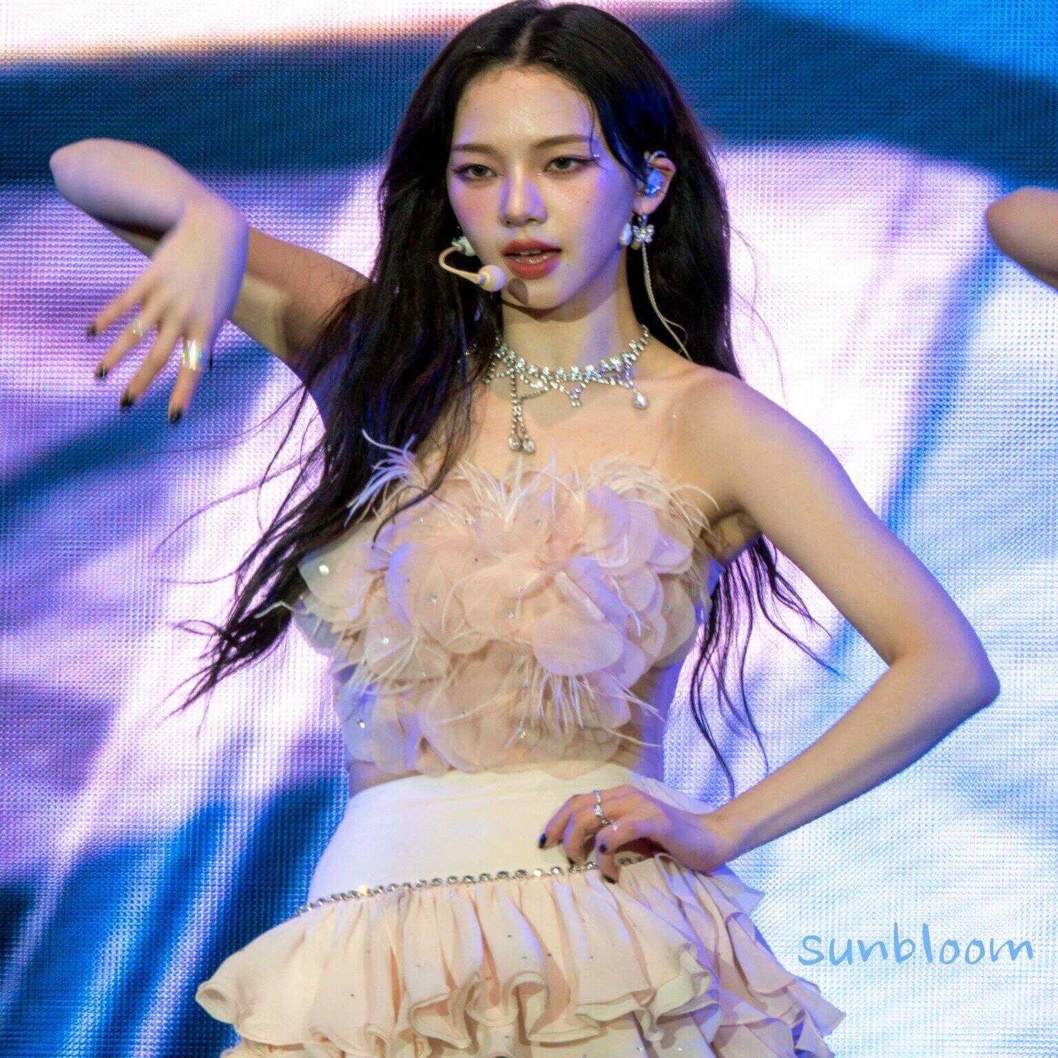 2024新款柳智敏同款打歌服花瓣吊带上衣仙女纯欲风高级粉宴会礼服