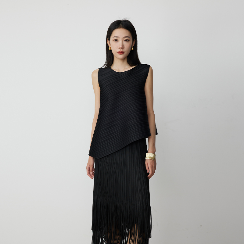 ATUMU「雪纺衫系列」春夏上新 丨圆领压褶肌理感不对称上衣AT422