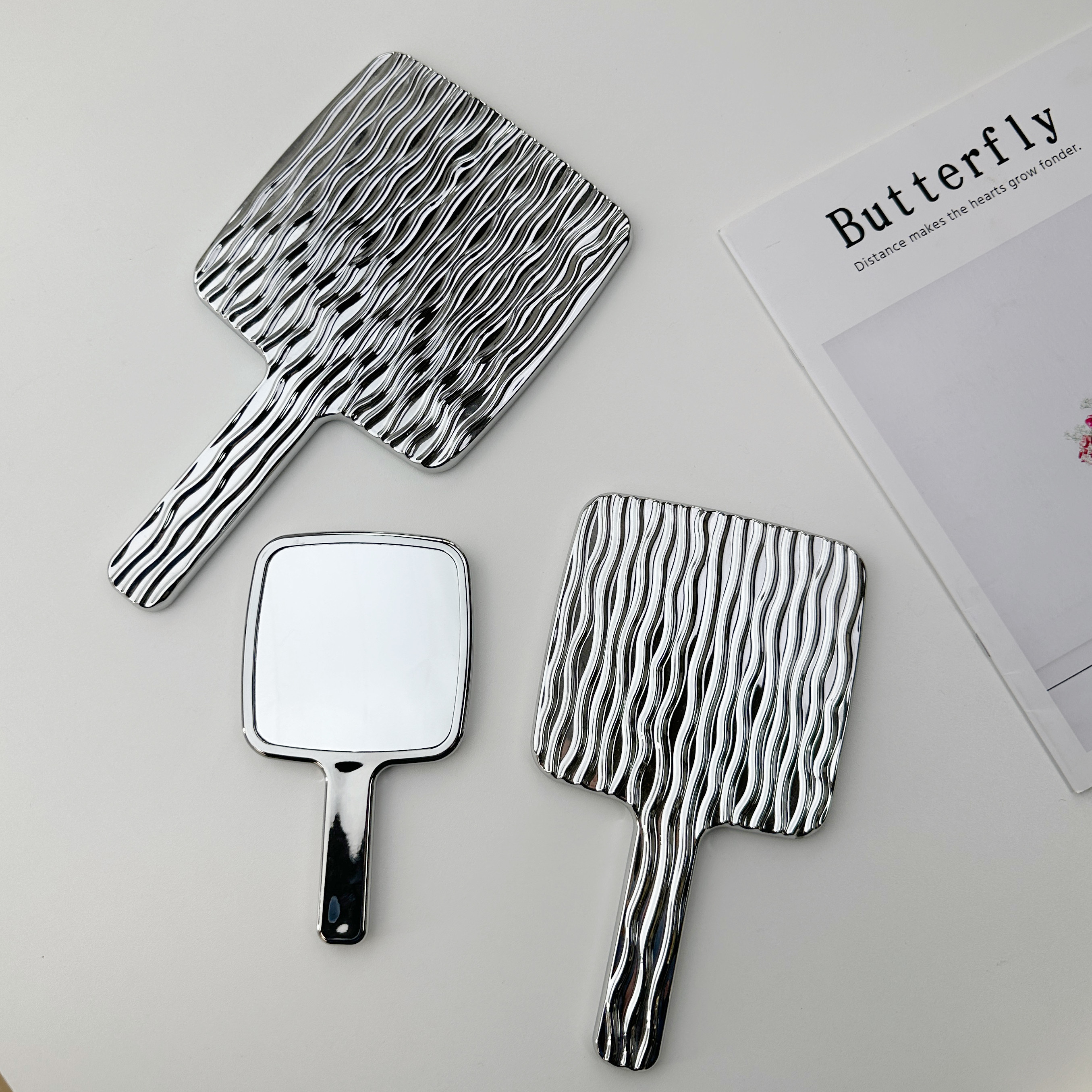 波浪纹手柄化妆镜便携随身迷你镜子小巧实用手持补妆镜银色梳妆镜