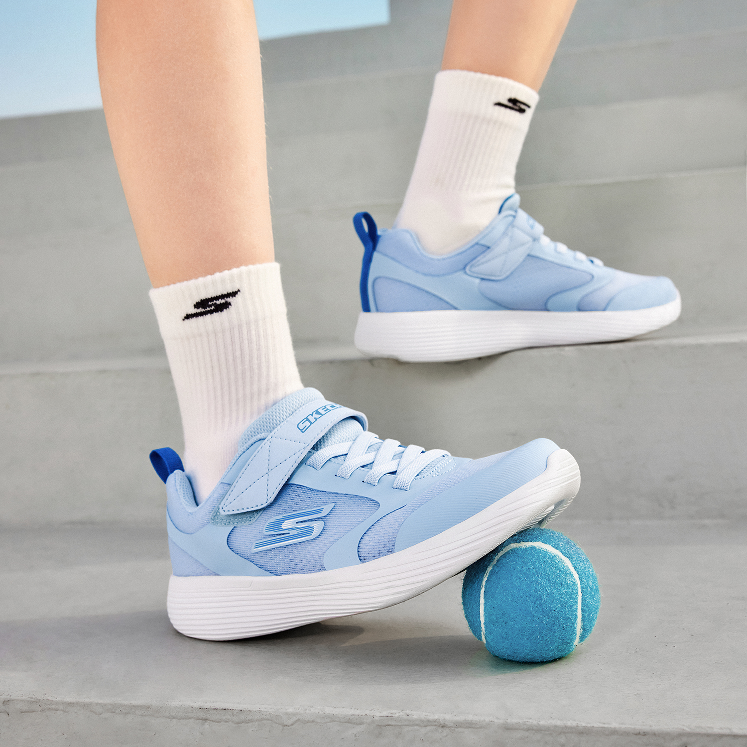 Skechers斯凯奇童鞋男秋季新款轻便透气魔术贴运动跑步鞋97875L