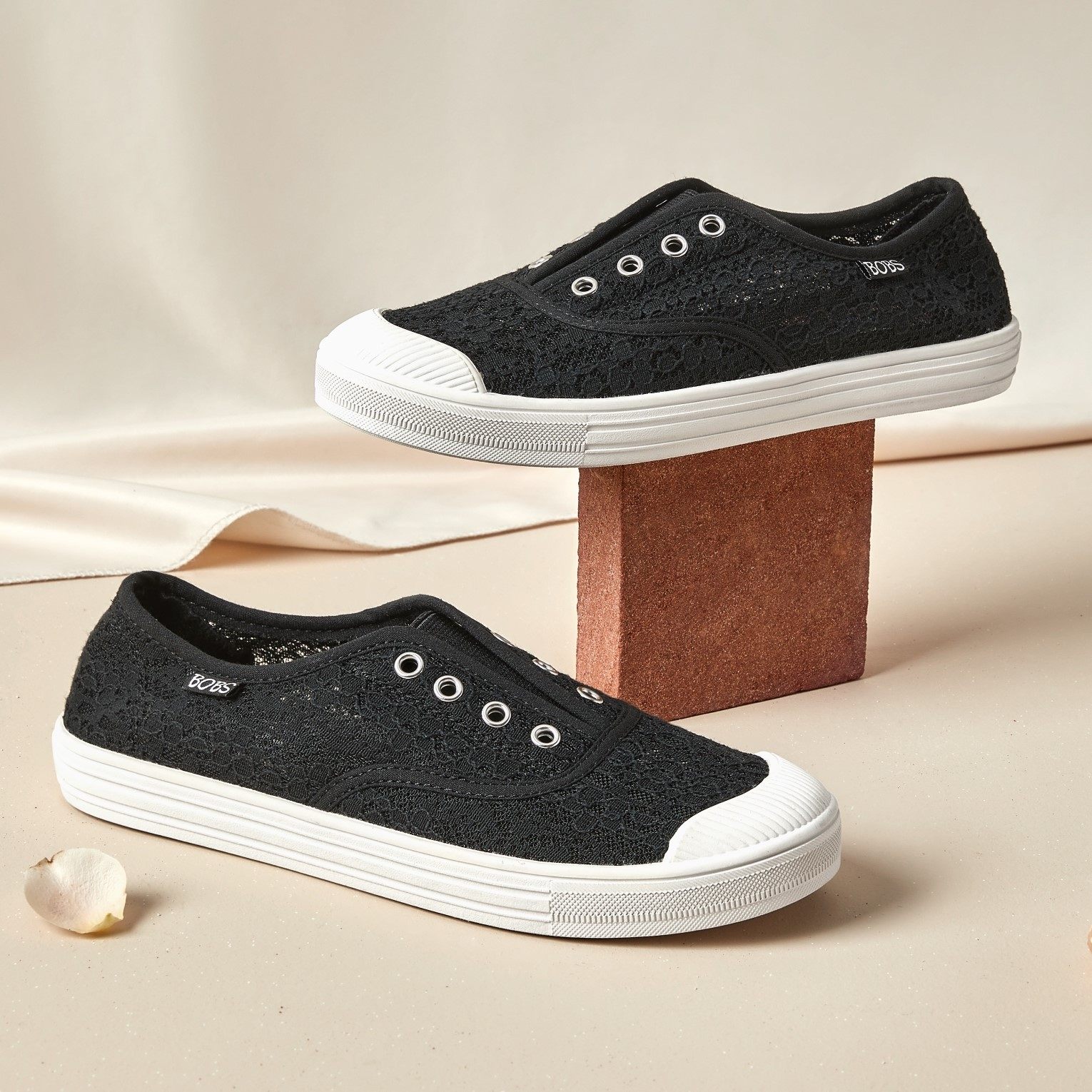 Skechers斯凯奇新款蕾丝透气一脚蹬帆布鞋女时尚平底休闲鞋113821,运动鞋new,帆布鞋,淘宝优惠券,粉丝福利购,淘宝优惠卷