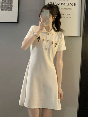 今年流行漂亮独特连衣裙