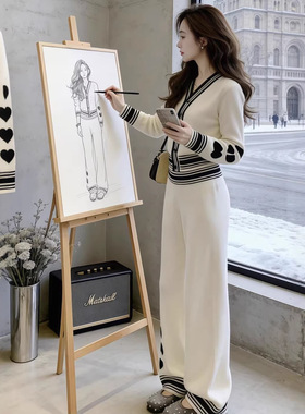 韩系穿搭巨好看设计感洋气白色针织休闲运动风套装春秋针织两件套