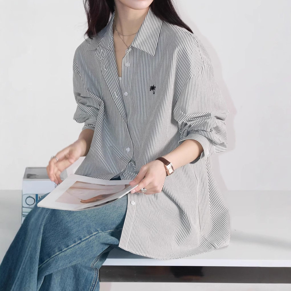 CHICVEM「户外少女」翻领撞色条纹衬衫微皱肌理感刺绣长袖衬衣春