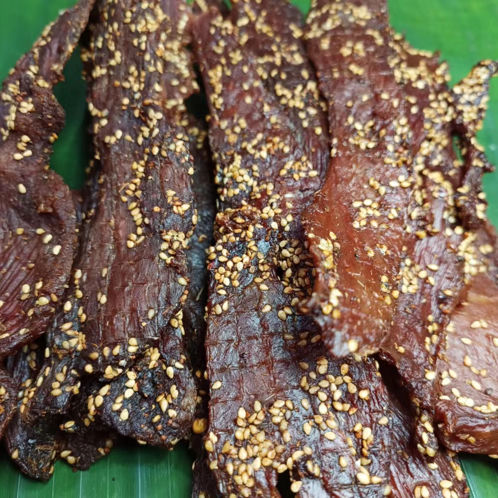 云南德宏五香牛肉薄片干巴咸香酥脆手撕干巴正宗小零食即食牛肉干