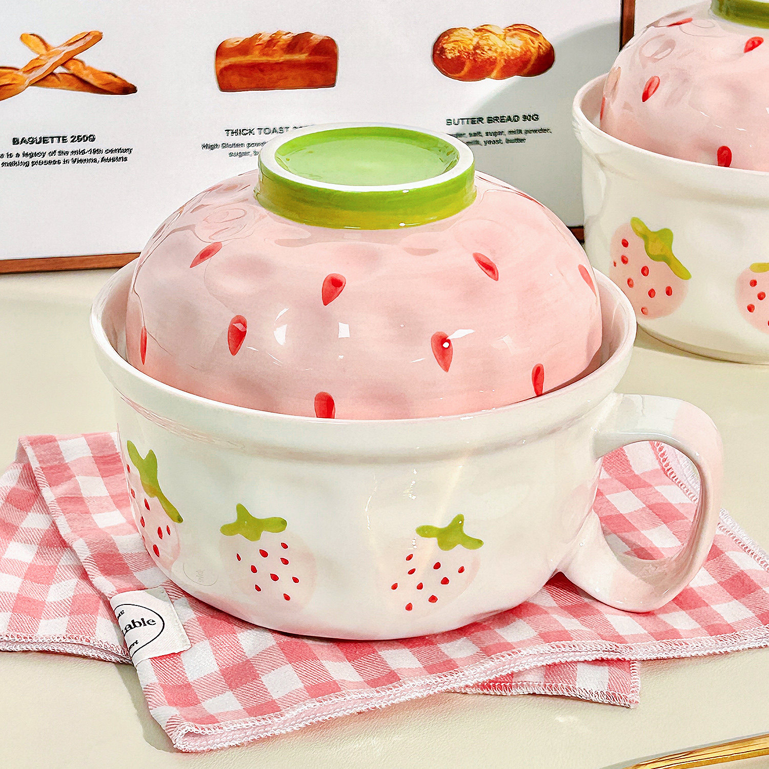 草莓高颜值泡面碗带盖家用陶瓷带手把汤碗水果沙拉碗釉下彩餐具,餐饮具,碗,淘宝优惠券,粉丝福利购,淘宝优惠卷