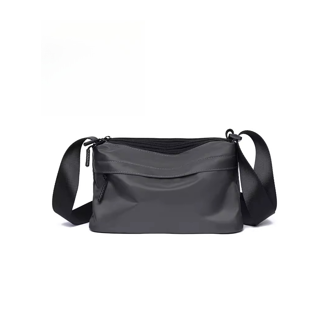 新款斜挎包包男款挎包简约百搭男士外出随身小包便携休闲单肩背包