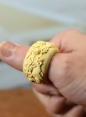 速发黄杨木雕刻龙年中式国潮龙扳指生肖龙文玩指环手把件复古禅意