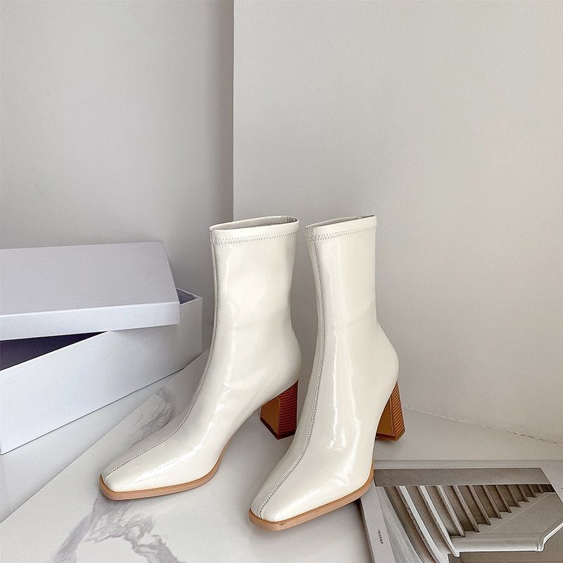 中筒马丁靴女英伦风显脚