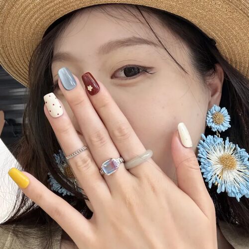 多巴胺彩色穿戴甲2026年新款成品高级感手工定制短款显白美甲贴片