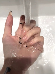 春夏新款手工穿戴甲裸色高级感法式黑边美甲贴片可拆卸成品假指甲