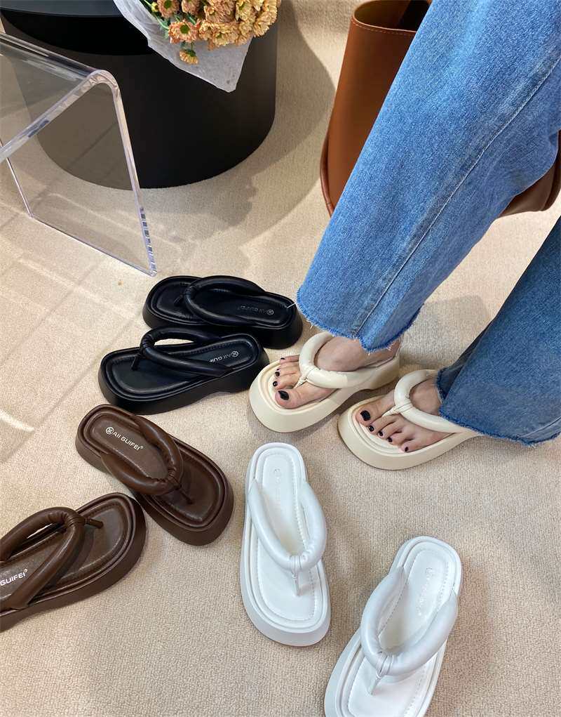 增高人字拖鞋女外穿ins潮夏季网红时尚厚底夹脚三亚海边凉鞋沙滩